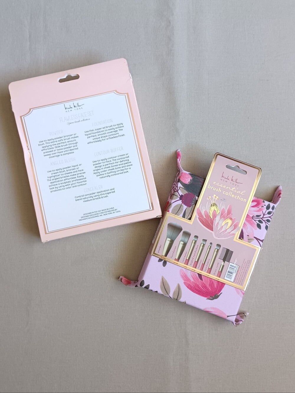 Nicole Miller MakeUp Brush Bundle - Picture 4 of 4